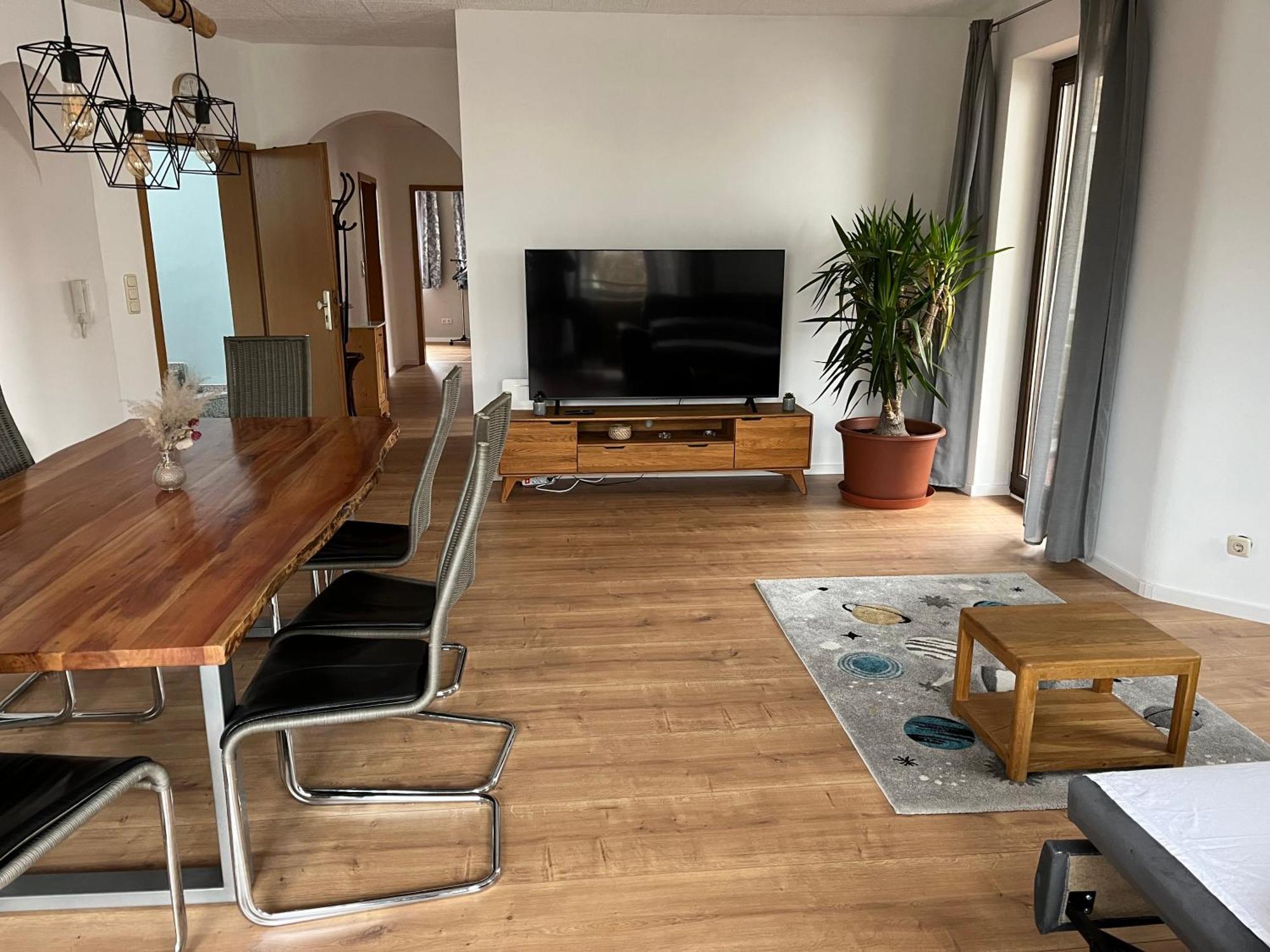 Superschoene 4-Zimmerwohnung Hallstadt Exteriér fotografie